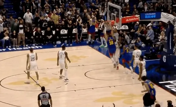 九游娱乐网站-最后时刻戈登空切篮下暴扣,掘金领先4分几乎杀死比赛