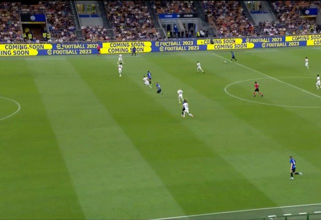 1661039576636030321.gif 国米.gif